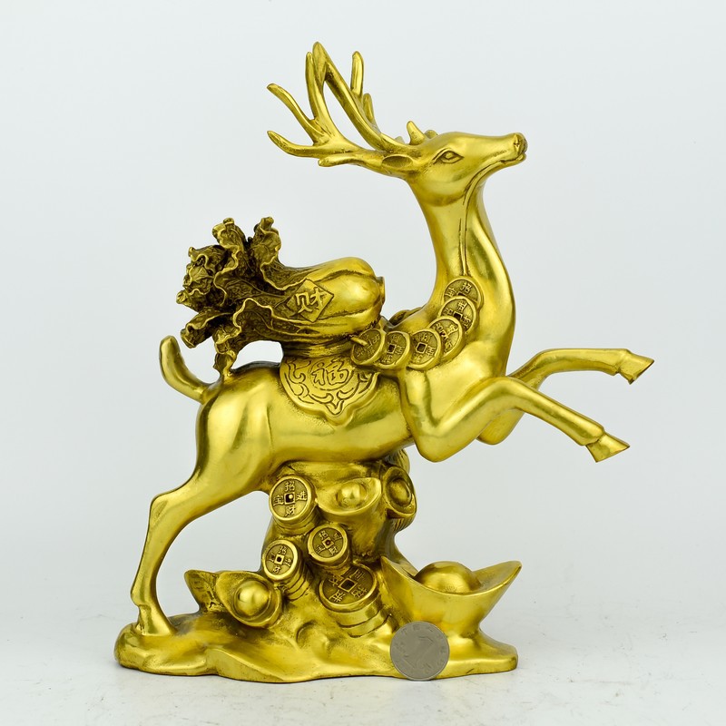 精工純銅“福鹿背白菜” 寓“一路發(fā)財(cái)”于方寸間的藝術(shù)擺件